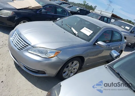2013 Chrysler 200 Touring z USA, uszkodzony, nr VIN 1C3CCBBB6DN546586